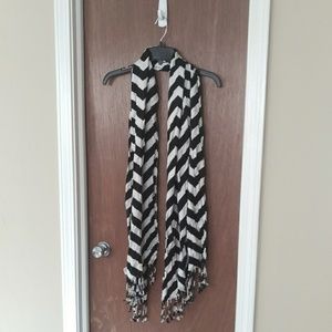 Black & White Chevron Scarf